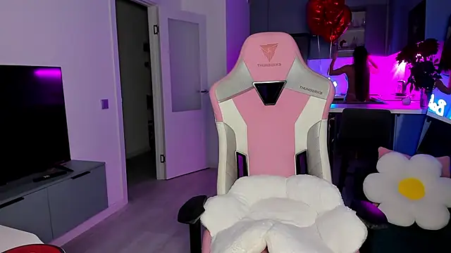 wow lovie online show from 02/24/26, 04:35