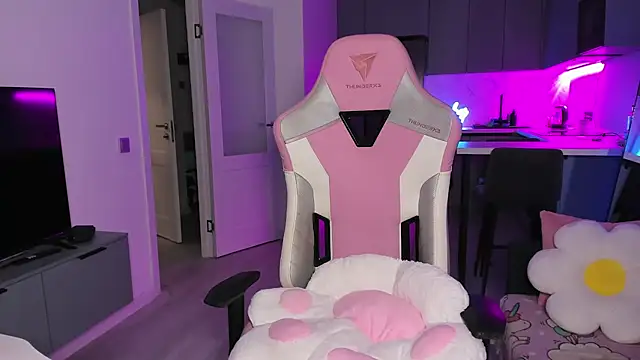 wow lovie online show from 11/20/25, 04:29