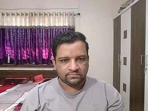 Snapshot of dhruv_love chatting on 10/09/25, 04:13 dhruv love online show from 10/09/25, 04:13