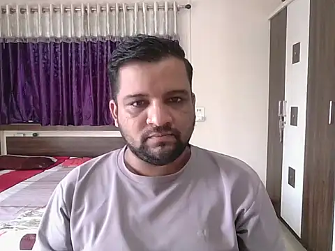 Snapshot of dhruv_love chatting on 09/18/25, 03:53 dhruv love online show from 09/18/25, 03:53