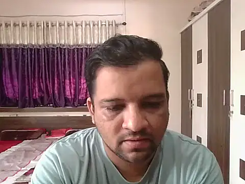 Snapshot of dhruv_love chatting on 10/10/25, 04:02 dhruv love online show from 10/10/25, 04:02