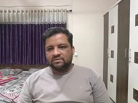 Snapshot of dhruv_love chatting on 05/15/26, 04:27 dhruv love online show from 05/15/26, 04:27