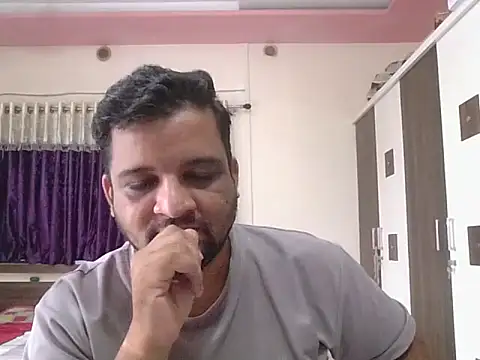 Snapshot of dhruv_love chatting on 09/12/25, 04:56 dhruv love online show from 09/12/25, 04:56