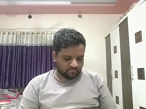 Snapshot of dhruv_love chatting on 05/18/26, 01:49 dhruv love online show from 05/18/26, 01:49
