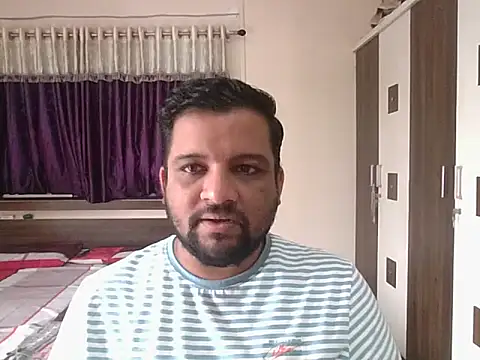 Snapshot of dhruv_love chatting on 09/26/25, 06:31 dhruv love online show from 09/26/25, 06:31