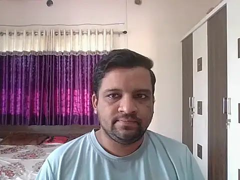 Snapshot of dhruv_love chatting on 10/14/25, 04:13 dhruv love online show from 10/14/25, 04:13