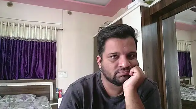 Snapshot of dhruv_love chatting on 02/06/25, 08:18 dhruv love online show from 02/06/25, 08:18