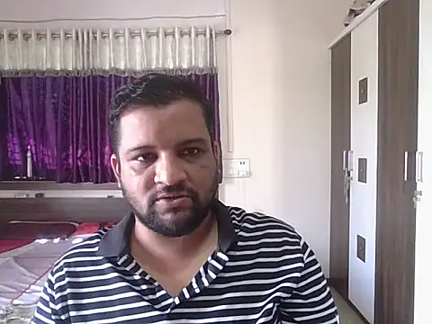 Snapshot of dhruv_love chatting on 09/24/25, 04:19 dhruv love online show from 09/24/25, 04:19