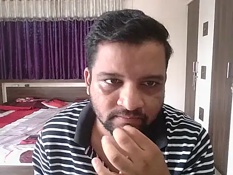Snapshot of dhruv_love chatting on 09/20/25, 04:50 dhruv love online show from 09/20/25, 04:50