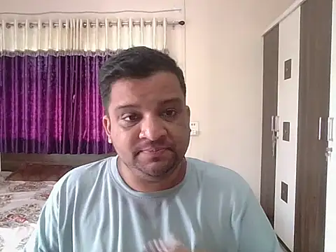 Snapshot of dhruv_love chatting on 10/16/25, 03:48 dhruv love online show from 10/16/25, 03:48