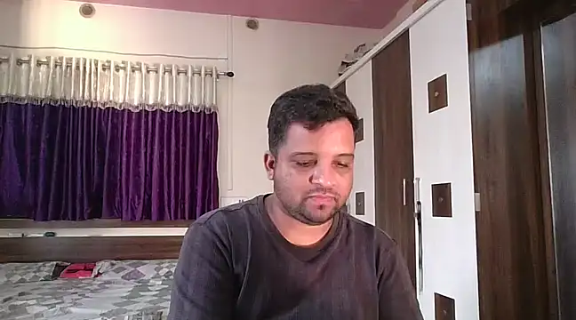 Snapshot of dhruv_love chatting on 02/17/25, 11:44 dhruv love online show from 02/17/25, 11:44