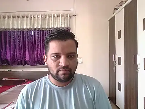 Snapshot of dhruv_love chatting on 09/19/25, 04:05 dhruv love online show from 09/19/25, 04:05
