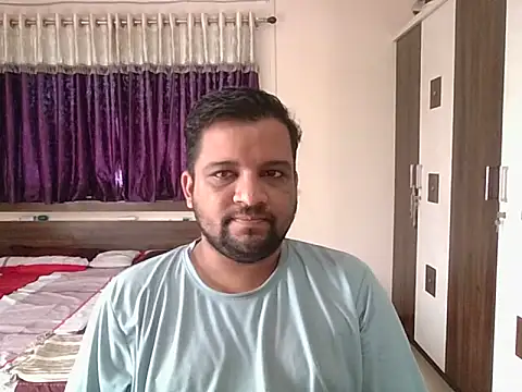 Snapshot of dhruv_love chatting on 09/17/25, 04:14 dhruv love online show from 09/17/25, 04:14