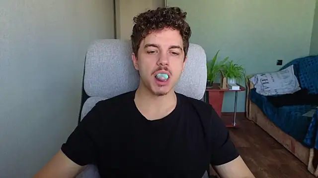 Remy Miles online show from 10/26/25, 06:58