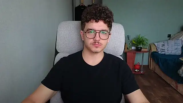 Remy Miles online show from 11/12/25, 07:56