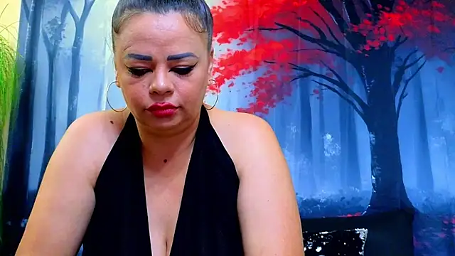 ElizabethEven online show from 10/15/25, 08:39
