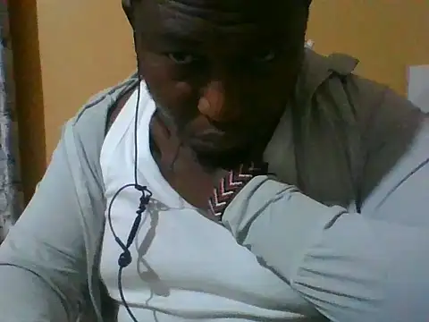 Snapshot of honeyswit chatting on 10/18/25, 09:39 honeyswit online show from 10/18/25, 09:39