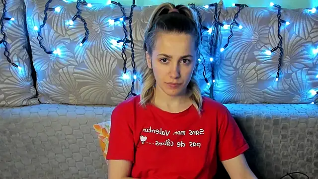 MaggieCake online show from 12/23/25, 01:16