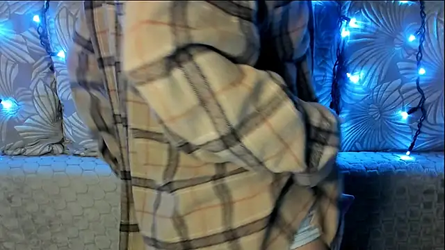 Snapshot of MaggieCake chatting on 04/11/26, 03:03 MaggieCake online show from 04/11/26, 03:03