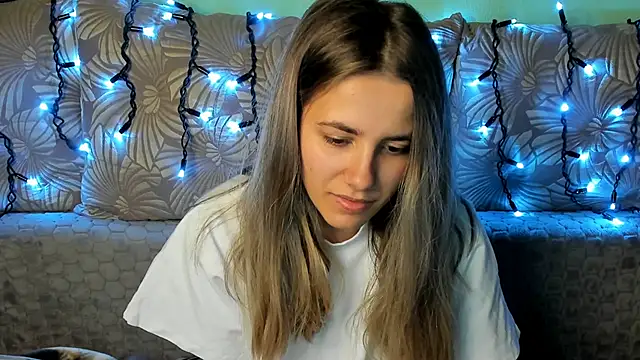 MaggieCake online show from 11/10/25, 05:23