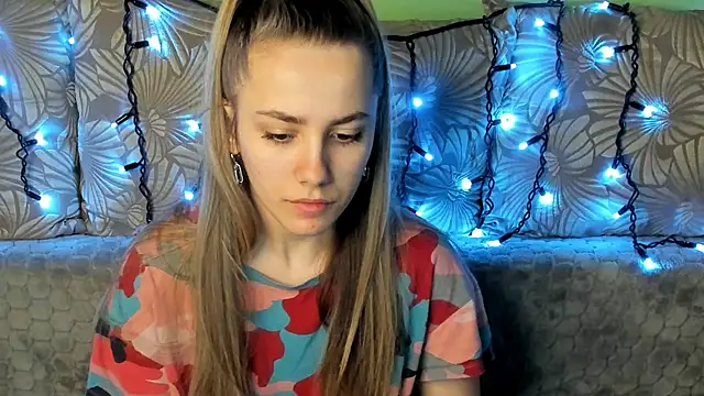 Snapshot of MaggieCake chatting on 01/31/25, 05:19 MaggieCake online show from 01/31/25, 05:19