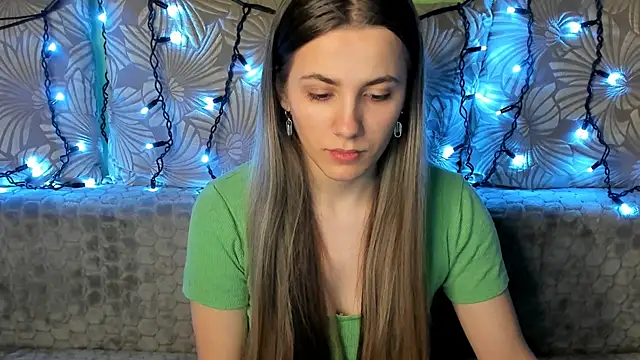 Snapshot of MaggieCake chatting on 02/09/25, 01:22 MaggieCake online show from 02/09/25, 01:22