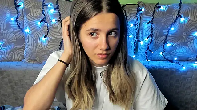 MaggieCake online show from 11/09/25, 04:38