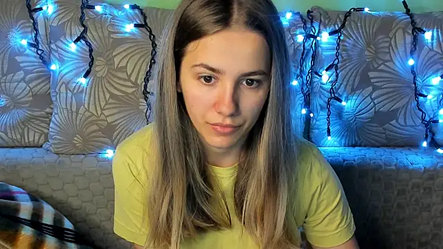 MaggieCake online show from 11/03/25, 03:56