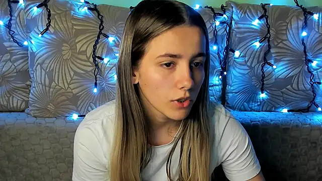 MaggieCake online show from 10/26/25, 12:33