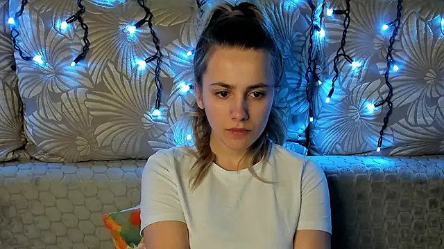 Snapshot of MaggieCake chatting on 03/11/26, 02:27 MaggieCake online show from 03/11/26, 02:27