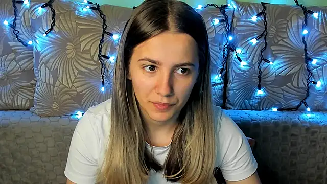 MaggieCake online show from 10/25/25, 01:16