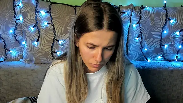 MaggieCake online show from 11/11/25, 03:45