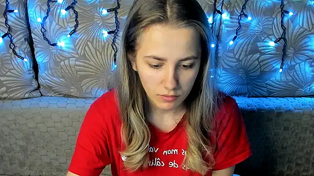 MaggieCake online show from 12/21/25, 06:04