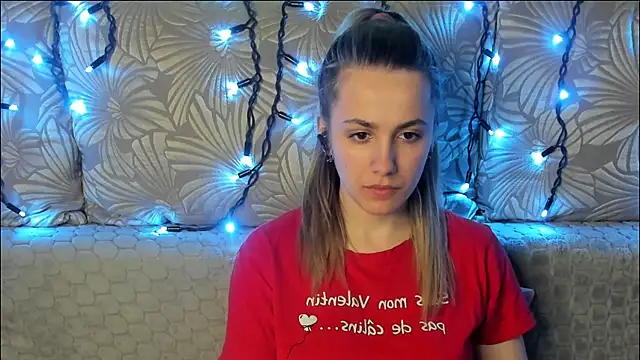 Snapshot of MaggieCake chatting on 04/16/26, 12:33 MaggieCake online show from 04/16/26, 12:33