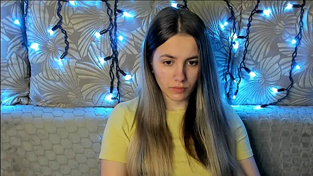 Snapshot of MaggieCake chatting on 03/25/26, 02:23 MaggieCake online show from 03/25/26, 02:23