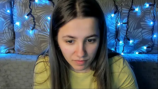 Snapshot of MaggieCake chatting on 03/26/26, 02:21 MaggieCake online show from 03/26/26, 02:21