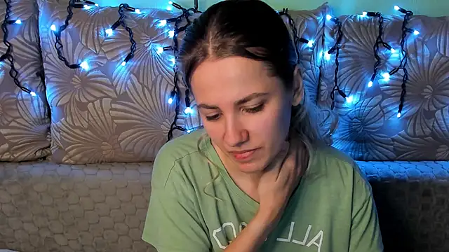 MaggieCake online show from 12/16/25, 03:33