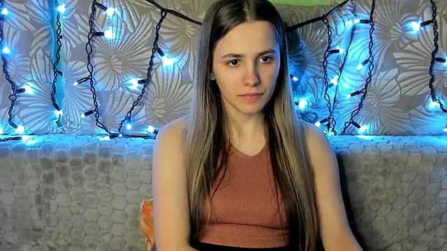 Snapshot of MaggieCake chatting on 02/15/25, 01:42 MaggieCake online show from 02/15/25, 01:42