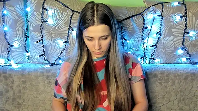 Snapshot of MaggieCake chatting on 02/16/25, 01:47 MaggieCake online show from 02/16/25, 01:47