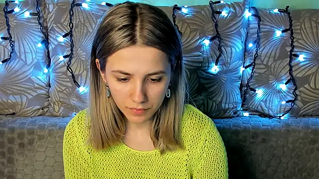 Snapshot of MaggieCake chatting on 03/16/25, 01:49 MaggieCake online show from 03/16/25, 01:49