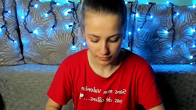 MaggieCake online show from 12/22/25, 03:28