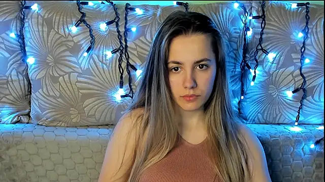 Snapshot of MaggieCake chatting on 03/19/26, 01:49 MaggieCake online show from 03/19/26, 01:49