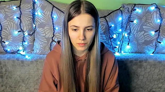 Snapshot of MaggieCake chatting on 12/28/24, 01:29 MaggieCake online show from 12/28/24, 01:29