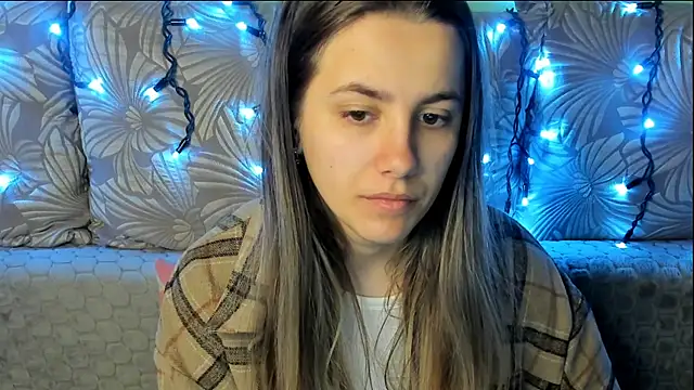 Snapshot of MaggieCake chatting on 04/12/26, 04:05 MaggieCake online show from 04/12/26, 04:05