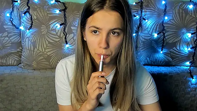 MaggieCake online show from 12/03/25, 05:30