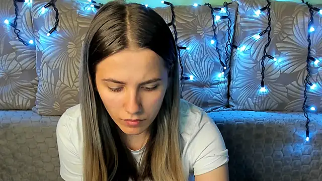 MaggieCake online show from 10/23/25, 02:21