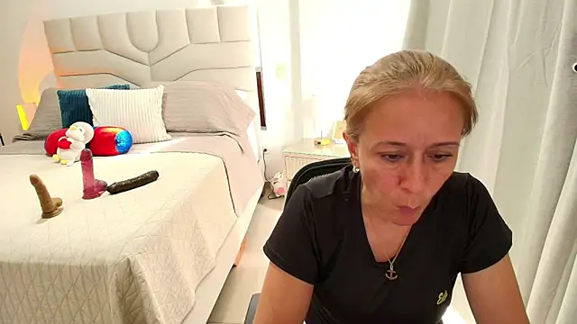 Naty Stone online show from 04/23/26, 07:48