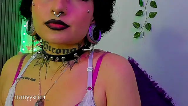 Rainnbow  online show from 04/21/26, 08:21