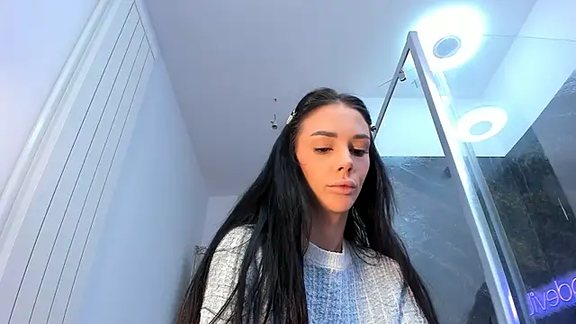 Snapshot of realhotfallingdevil chatting on 10/13/25, 08:49 realhotfallingdevil online show from 10/13/25, 08:49