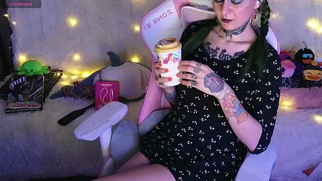 Ginger Stay online show from 04/28/26, 09:46